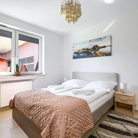 Jantar, Sun & Snow * كولوبرزيغ